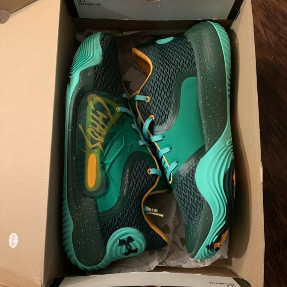 COPY - BRAND NEW UNDER ARMOUR SHOES - Picture 10 of 11